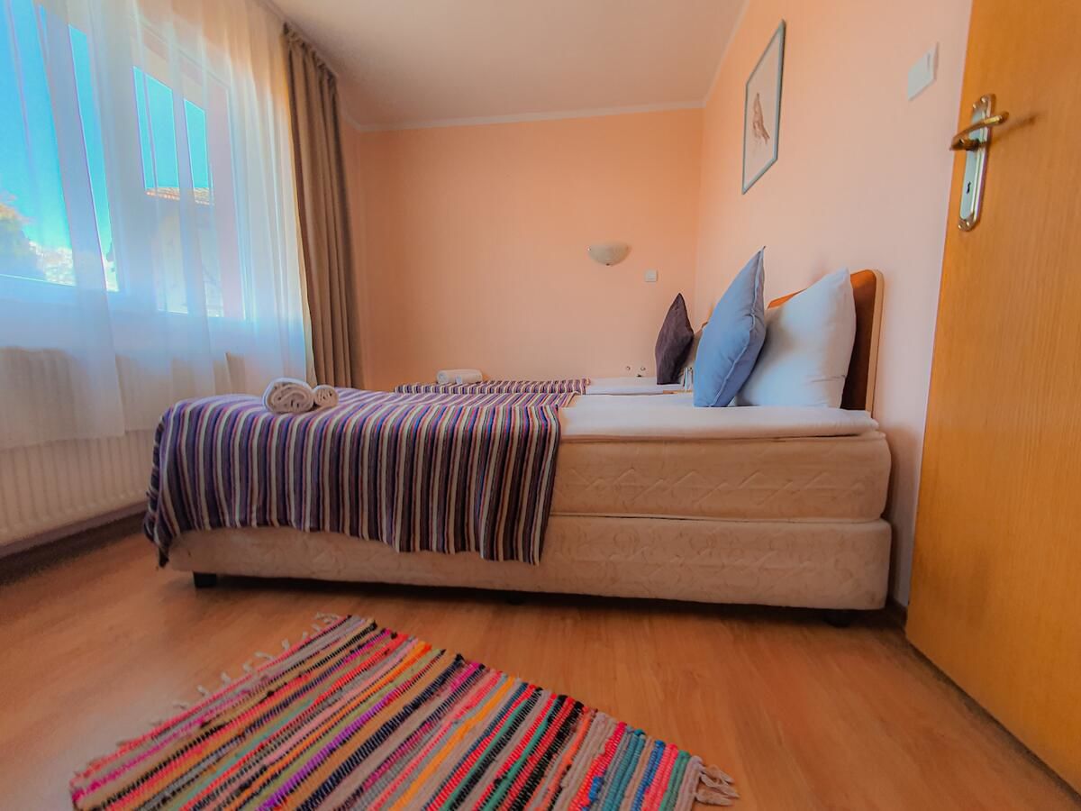 Отель Red House Family Hotel Банско