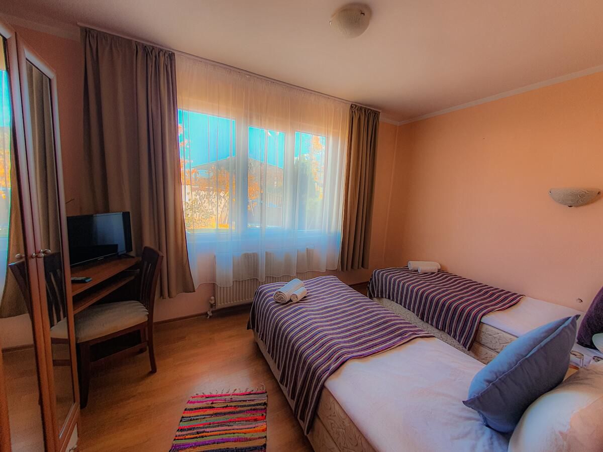 Отель Red House Family Hotel Банско